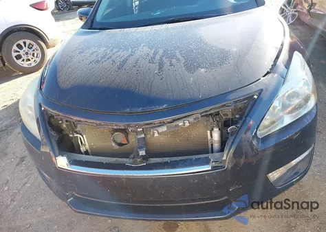 2015 Nissan Altima 2.5 z USA, uszkodzony, nr VIN 1N4AL3AP3FC148262